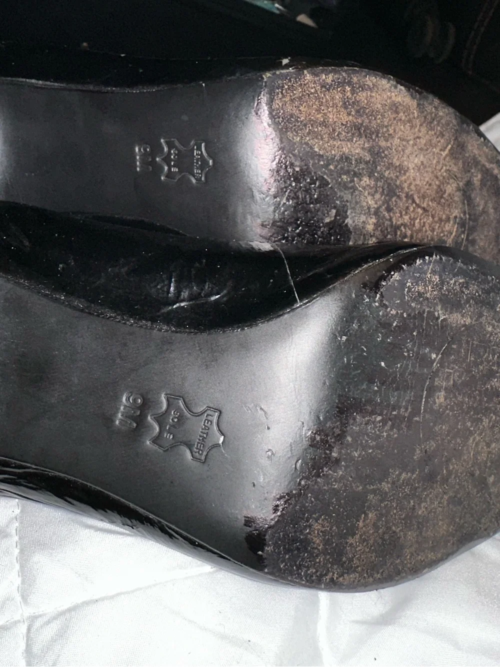 Tory Burch Black Gold Logo Heels sz 9